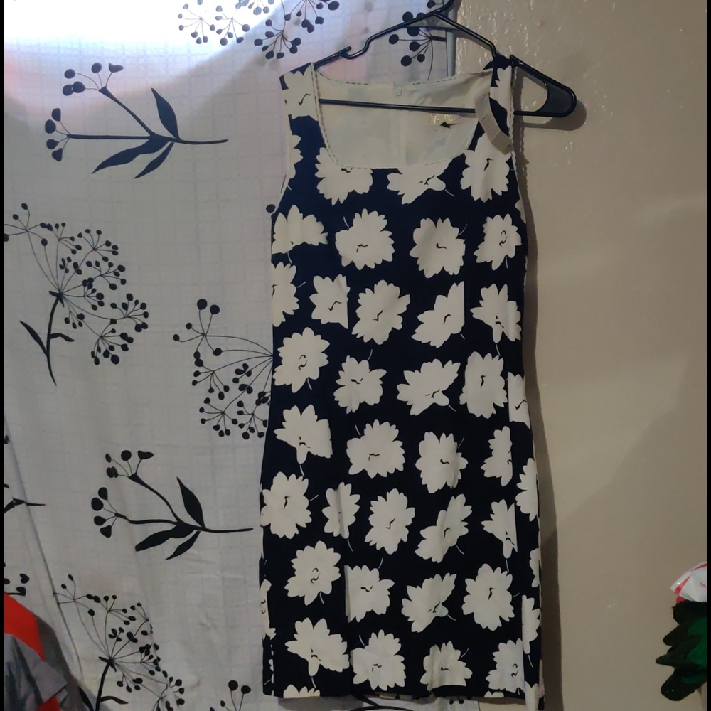 NEW CACHE FLORAL WHITE &BLACK DRESS SIZE 6
